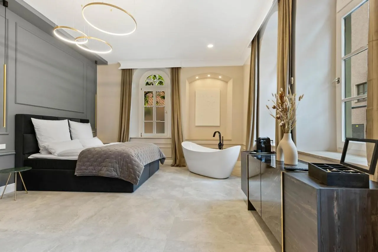 Boutique Rooms I Luxus Suite I Center I Boxspring contacts