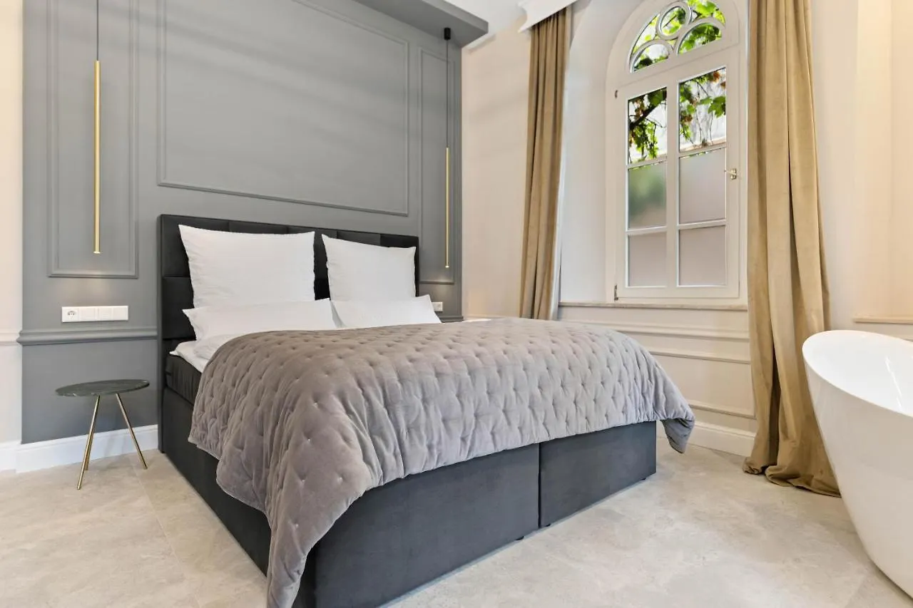 Apartment Boutique Rooms I Luxus Suite I Center I Boxspring Augsburg